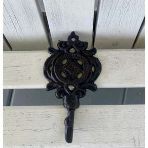 Ganchos de pared de hierro decorativos hechos a mano con un diseño único Ideal para agregar encanto a los interiores de la granja - Product Image 5