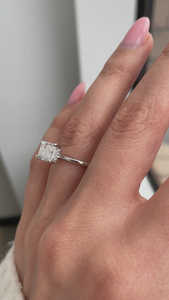 แหวนหมั้น4กรงเล็บสีทองล้วน18kt เพชรโซลิแทร์2CT โซลิแทร์ตัดสีมรกตดีไซน์หรูหราผลิตจากห้องปฏิบัติการ - Product Image 3