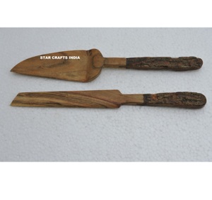 Ensemble de couteau à gâteau et serveur en bois de mariage en acier inoxydable robuste personnalisé avec poignée en perles de bois naturel couteau à gâteau - Product Image 1