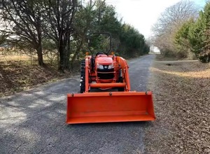 Tractor de ruedas usadas KUBOTA con motor Perkins, quitanieves de montaje frontal y cubierta de corte de montaje medio, componentes incluidos para granjas - Product Image 6