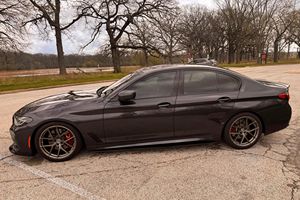 รถยนต์บีเอ็มดับเบิลยู 540i xDrive Turbo 6 สูบ ขับเคลื่อนสี่ล้อ รุ่น M Sport Package ปี 2021 สภาพดี ใช้งานน้อย - Product Image 3