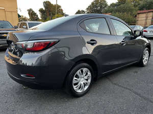 Usado 2019 T * oyota Yaris L - Product Image 3