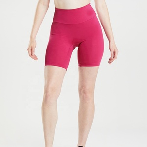 Pantalones cortos de yoga personalizados al por mayor, sublimación de calidad superior, pantalones cortos de entrenamiento físico, yoga para mujeres, entrenamiento de fitness sin costuras - Product Image 2