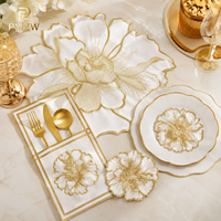 Ensemble de sets de table brodés en or en forme de fleur, serviettes en lin blanc, porte-couverts pour la décoration de table de mariage ou de fête