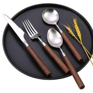Juego de Cubiertos de Acero Inoxidable de Diseño Moderno al por Mayor con Mangos de Madera Natural, Vajilla Duradera para Cocina y Mesa - Product Image 5