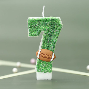 Vela de cumpleaños en forma de número de parafina hecha a mano con mini acento de fútbol para Decoración de Pastel de celebración decoración verde - Product Image 5