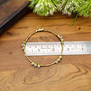 Bracelet traditionnel indien en laiton avec pierres précieuses, bracelet fin bohème en pierre de lune, bijoux pour femmes. - Product Image 2