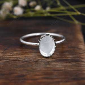 แหวนเงินแท้ 925 ชุบทอง 18k ทรงวงรี 7x9 มม. สำหรับใส่พลอยคาโบชอง  งานแฮนด์เมด  สำหรับใส่เรซิ่นน้ำนมแม่ หรือใส่เถ้ากระดูก  ทำเป็นเครื่องประดับเก็บความทรงจำ DIY - Product Image 5