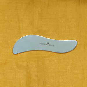 Gua Sha en acier inoxydable en forme de S de la meilleure qualité pour le visage Le soulagement de la douleur lymphatique de la peau lisse de la plus grande entreprise de fabrication - Product Image 2