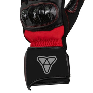 Guantes de moto de carreras con dedos largos personalizados Protección contra choques de invierno Pantalla segura Guantes de cuero táctil Acentos de fibra de carbono - Product Image 6