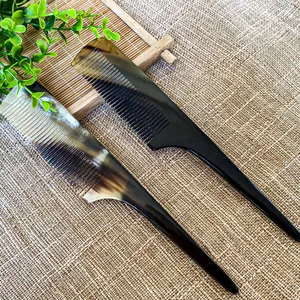 หวีเขาควายเป็นมิตรต่อสิ่งแวดล้อมทำด้วยมือมีเอกลักษณ์ไม่เหมือนใครส่วนขยายของผมธรรมชาติแกะสลักรูปสัตว์ออกแบบโลโก้ได้ตามต้องการสินค้าเป็นของที่ระลึก - Product Image 5