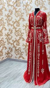 NEW--BEAUTIFUL de caftán rojo para fiesta de noche, hermoso vestido embellecido con cuentas de cristal, piedra, trabajo DABKA, 2023 - Product Image 2