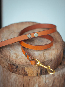 Correa de perro estrecha de color tostado con materiales metálicos de nailon de PVC de cuero duradero - Product Image 3