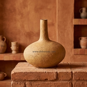 Vase à col long en terre cuite rustique jaune Palu M, pot en argile artisanal, récipient décoratif en grès, vente en gros - Product Image 4