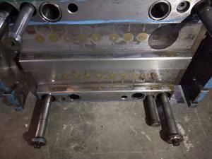 Moules d'injection plastique de haute qualité pour les applications industrielles Meilleur prix pour les industries automobile et médicale - Product Image 5