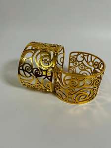 Servilletero de hoja en relieve elegante moderno Diseño de corte láser de acero inoxidable de calidad superior Bodas Brazaletes de moda Premium - Product Image 2