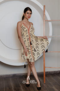 Venta al por mayor personalizado OEM de alta calidad nueva llegada A-Line vestido con cuello en V para las mujeres impresas con cordones vestido bohemio para vacaciones y playa - Product Image 5