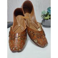 Sepatu wanita bordir modis sepatu wanita sepatu buatan tangan sepatu rajasoran buatan India sepatu berkualitas awet untuk dijual