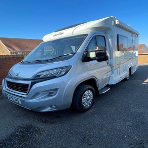 Autocaravana Moderna de Lujo 4x4, Impermeable, Mini Caravana Ligera, Todoterreno, con Capacidad para 6 Personas - Product Image 3