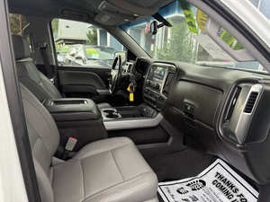 Chevrolet Silverado 1500 LTZ Z71 d'occasion 2018, garantie OEM d'un an, origine américaine - Product Image 4