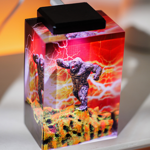 Lampe en résine époxy personnalisée, Lampe en résine époxy, Lampe en résine époxy sur mesure, Lampe en résine et bois, Veilleuse personnalisée, Cadeau fait main, Anniversaire - Product Image 1