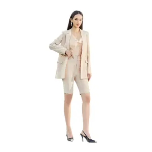 Empresa de fabricación vietnamita Blazer de mujer de alta moda buen precio Material ecológico Kucki chaqueta de solapa con muescas