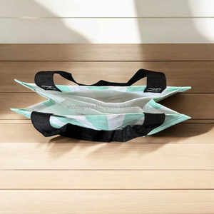 Bolso de mano con correa de hombro de tamaño mediano reciclado de RPET tejido ecológico personalizado para compras de comestibles supermercado eventos promocionales - Product Image 4
