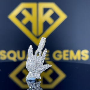 สร้อยคอจี้ตัวอักษรแฟชั่นประดับเพชรโมอิสซาไนต์ VVS แบบ Iced Out สไตล์แร็ปเปอร์ พร้อมสร้อยคิวบาลิงค์ - Product Image 1