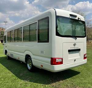 Autobús Toyota Coaster Usado de 30 Asientos con Motor de Gasolina 2TR para Viajes de Larga Distancia - Transmisión Automática - Product Image 4