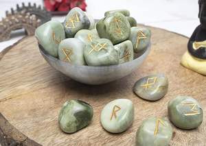 Ensemble de runes serpentines naturelles-Symboles gravés de Futhark aîné pour l'orientation spirituelle - Product Image 3