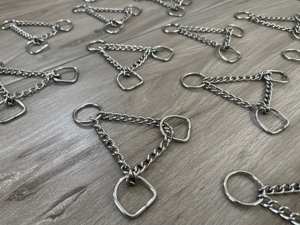 Verstellbare Martingale-Choke-Kette aus Edelstahl für Hunde Wasserdichtes, langlebiges Niet-Dekorations-Hunde halsband mit festem Dreieck - Product Image 4