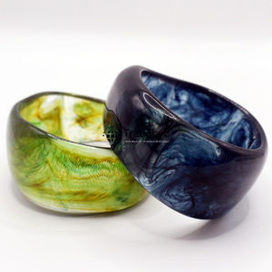 กำไลเรซิ่นศิลปะทำด้วยมือที่ไม่ซ้ำกันสวมใส่เครื่องประดับศิลปะโดย tradebyd - Product Image 2