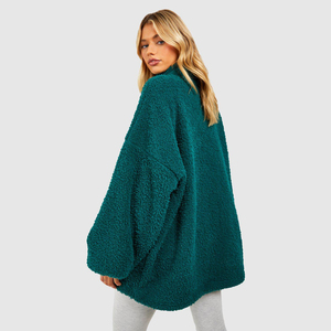 OEM personnalisé Teddy polaire à capuche épaissi femmes fermeture éclair sweats lavés femmes col montant court lâche en peluche manteaux d'hiver - Product Image 2