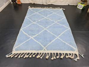 Magnifique tapis en laine de mouton fait main marocain Beniourain berbère bébé bleu authentique tapis géométrique tissé à la main au meilleur prix - Product Image 3
