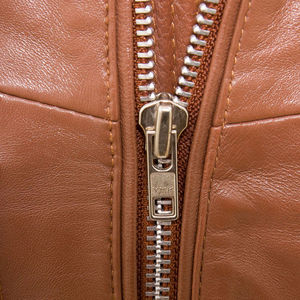 Chaqueta de Cuero para Hombre, Estilo Urbano, Impermeable, Transpirable, Ecológica, con Logotipo Frontal, Informal, para Uso Diario, Ajuste Cómodo - Product Image 3