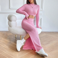Ensemble 2 pièces personnalisé pour femmes automne 2023 pull court en tricot et jupes fendues ensembles deux pièces vêtements pour femmes