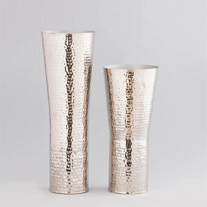 Pot de vase à fleurs en métal de fabrication indienne utilisé pour la maison, l'hôtel et le bureau Pot de fleur taille personnalisée fait à la main en gros en vrac - Product Image 6