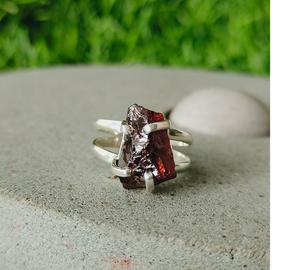 แหวนพลอยโกเมนดิบ925สเตอร์ลิงเงินแฮนด์เมดสไตล์โบฮีเมียนแหวนโกเมนธรรมชาติแบบไม่เจียระไนดีไซน์แบบโบฮีเมียน - Product Image 2