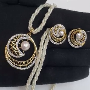 Collier fantaisie de haute qualité plaqué or avec pierres CZ ensemble de boucles d'oreilles pour la collection de vêtements de fête de mariage pour les femmes - Product Image 1