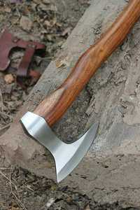 Hache viking artisanale en acier à haute teneur en carbone, gaine en cuir de qualité industrielle, manche en acier, camping, usage quotidien en plein air, survie - Product Image 5