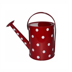 กระป๋องน้ำโลหะเคลือบด้วยผงสีแดงแบบเรียบง่ายเรียบง่ายเรียบง่ายสามารถรดน้ำได้เป็นมิตรต่อสิ่งแวดล้อมขายส่งใหม่ - Product Image 4