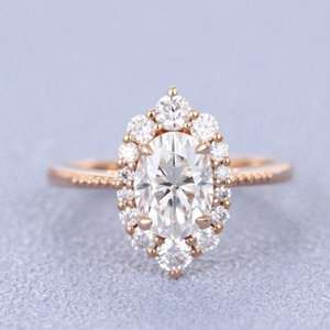 Anillo de halo de moissanita de corte ovalado TCW 1,50 para mujer para boda o fiesta, regalo de promesa de cumpleaños para ella - Product Image 1