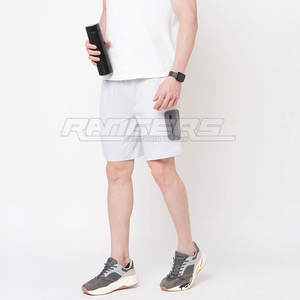 กางเกงขาสั้นผ้าฝ้ายสีขาวสำหรับผู้ชายเอวยางยืดทรงหลวมมีกระเป๋าด้านข้าง OEM ชุดออกกำลังกายน้ำหนักเบาระบายอากาศได้ดี - Product Image 5