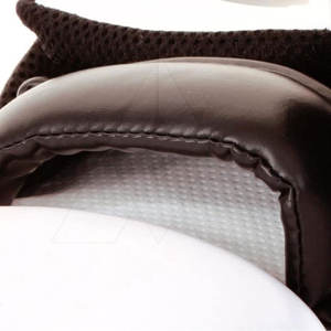 Almohadillas de enfoque de boxeo de cuero duraderas de 12oz, ligeras, antideslizantes, transpirables, ajustables para adultos, impermeables, fabricadas en Pakistán - Product Image 4