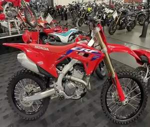 Nouvelle édition noire 2025, moto tout-terrain électrique Sur Ron 8000W à suspension intégrale, Light Bee X avec batterie en stock - Product Image 4