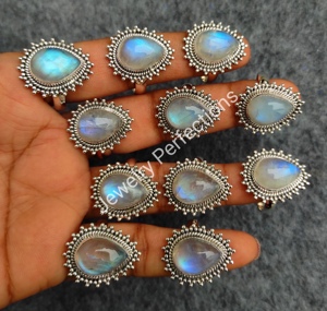 Anillo de piedra lunar arcoíris, Plata de Ley 925, tendencia hecha a mano, declaración de piedras preciosas, anillos de boda para mujer, corte de pera, forma de diamante - Product Image 4