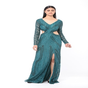 Robe de créateur haut de gamme avec sequins et perles brodés à la main pour mariage en bord de mer et tenue de villégiature – Exportation - Product Image 1