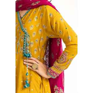 Ensemble chemise, pantalon et dupatta en crêpe de viscose de soie brute imprimé au bloc, style bohème Tehwaar pour le printemps/été WGK-RSW-SP-2003 - Product Image 1