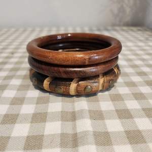 Juego de Brazaletes de Madera Hechos a Mano de Primera Calidad para Exportación, Resistentes al Agua, Acabado Natural Pulido, Estilo Tradicional para Mujer - Product Image 3