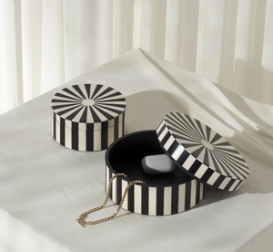 Boîte décorative en résine incrustée, style nordique moderne, pour rangement polyvalent de bagues, boucles d'oreilles, salle de bain, salon - Product Image 2